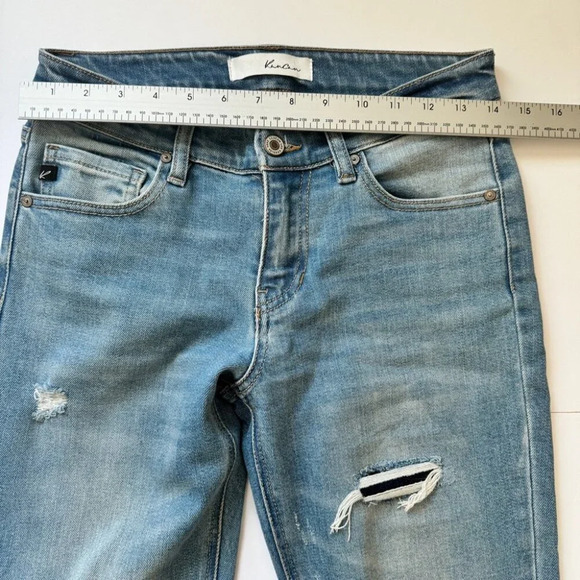 KanCan  Luxanna Mid Rise Slim Boyfriend Jeans Light Blue Wash Distressed Sz 24 - Picture 7 of 15